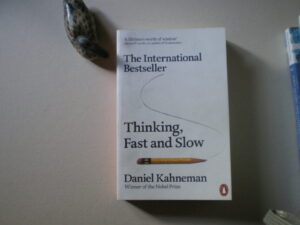 Thinking Fast and Slow Daniel Kahnaman