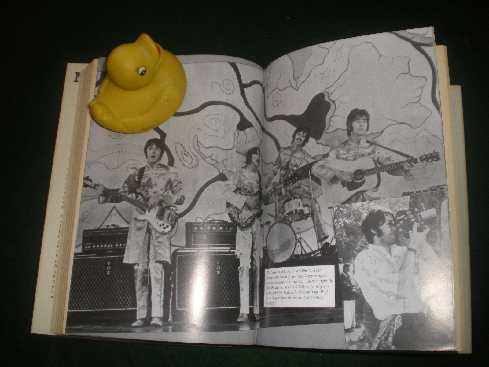 McCartney: The Biography (1st edition) by Chet Flippo. Sidgwick and Jackson. 1988. - Image 4