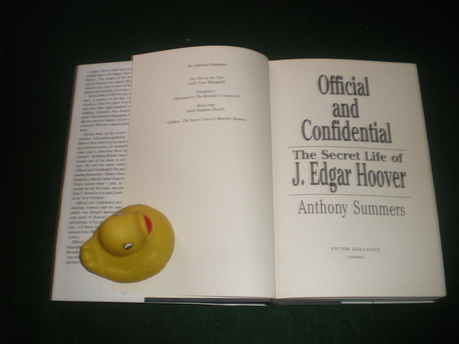 The Secret Life Of J. Edgar Hoover (1st edition) by Anthony Summers. Victor Gollancz, 1993. - Image 3