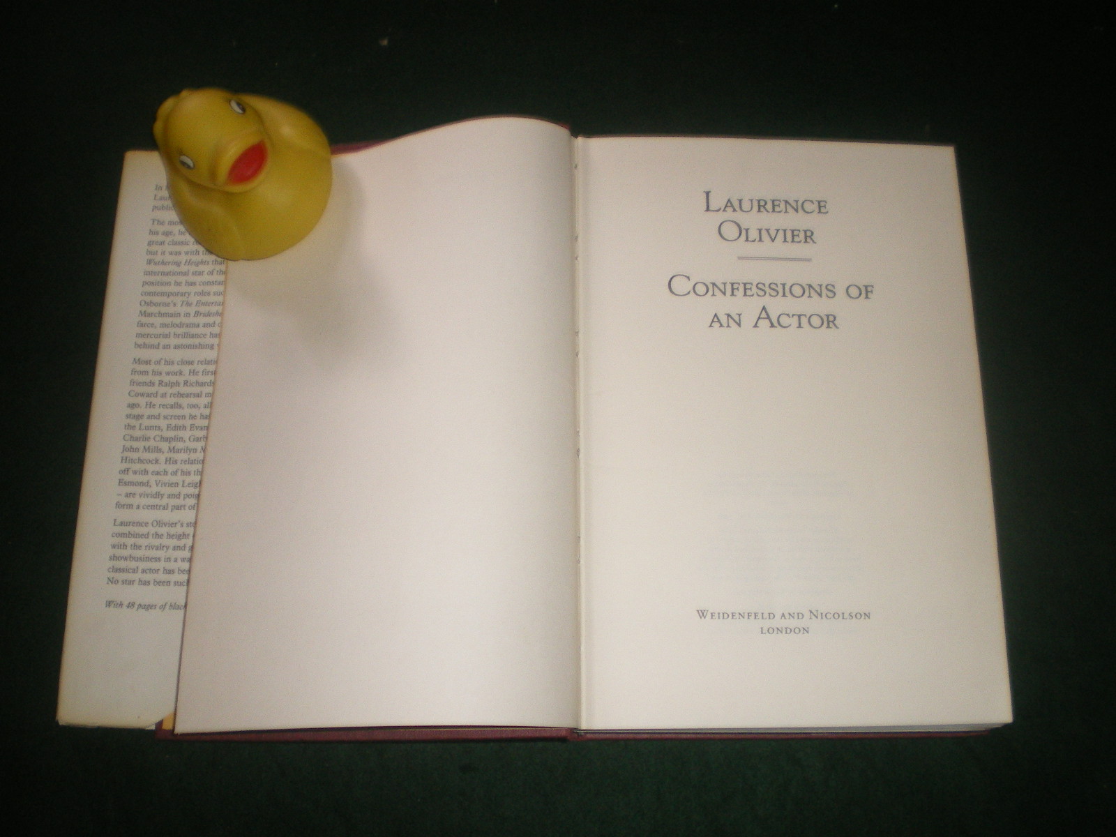 Confessions Of An Actor (1st edition) by Laurence Olivier. Weidenfeld and Nicolson, 1982. - Image 3