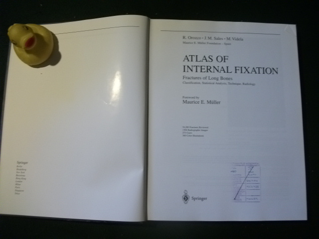 Atlas Of Internal Fixation: Fractures Of Long Bones by R. Orozco et al. Springer-Verlag, 2000 - Image 4