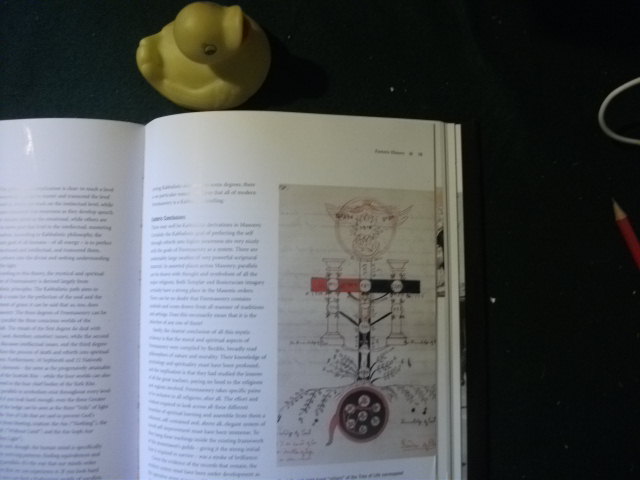 The Brotherhood: Inside The Secret World Of The Freemasons (1st edition) by Tim Dedopulos. Viking Press, 2006 - Image 4