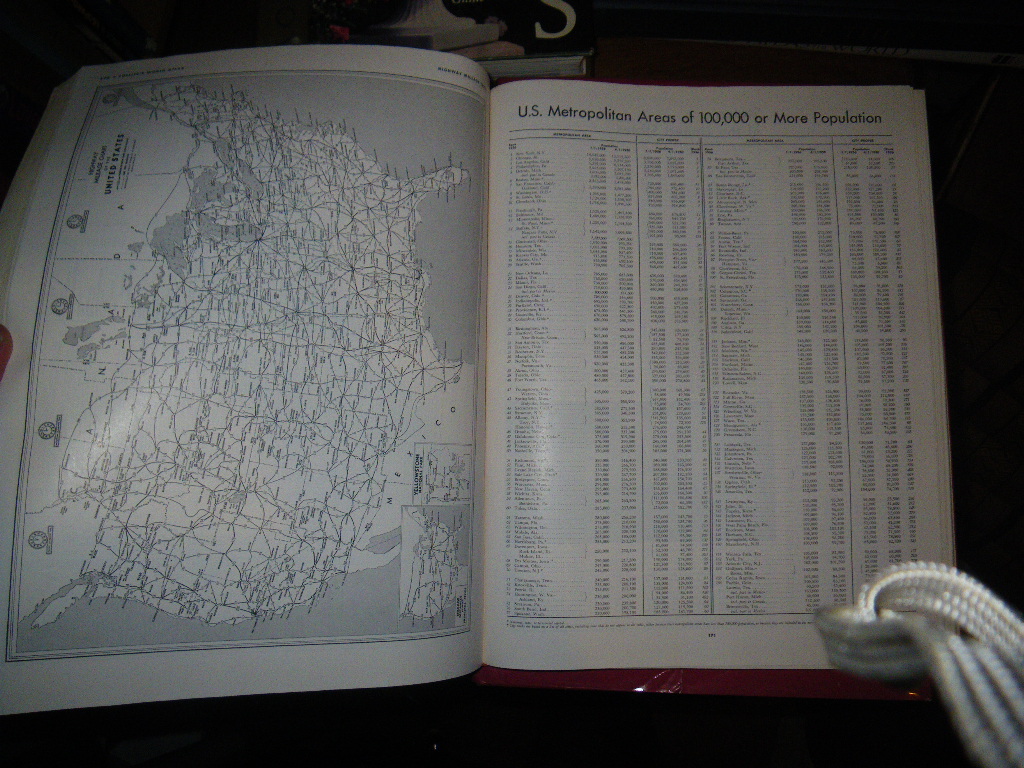 Collier's World Atlas and Gazeteer very good 1958 Same age as me and in better condition - Image 4