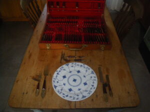 Exquisite bronze and rosewood Siam massive matching cutlery set